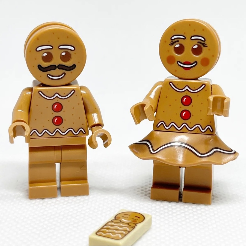 Lego Gingerbread Family Minifigures - Picture 3 of 5